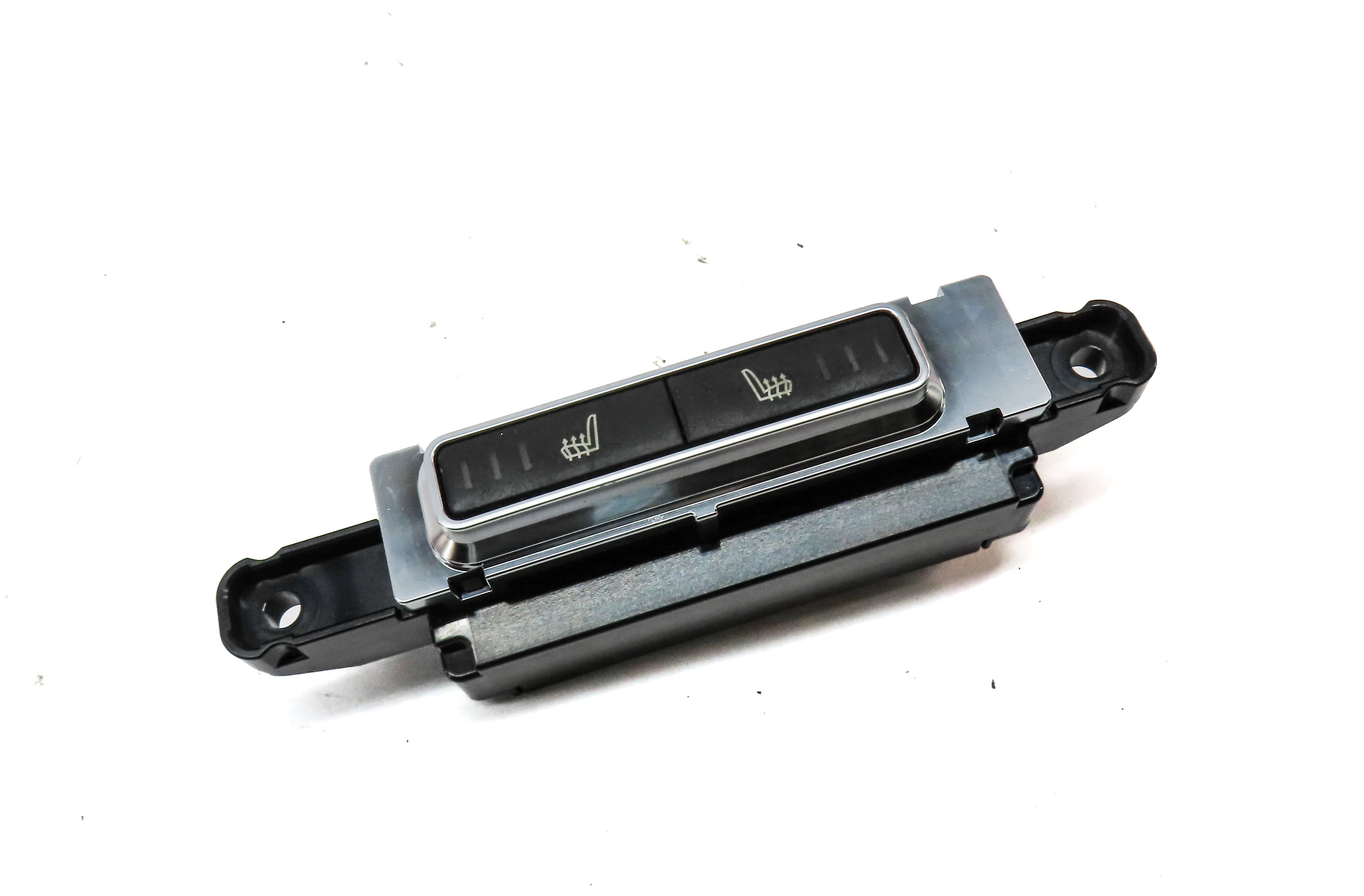 2015 LAND RANGE ROVER SPORT (L494) REAR HEATED SEAT CONTROL SWITCH — exact item pictured